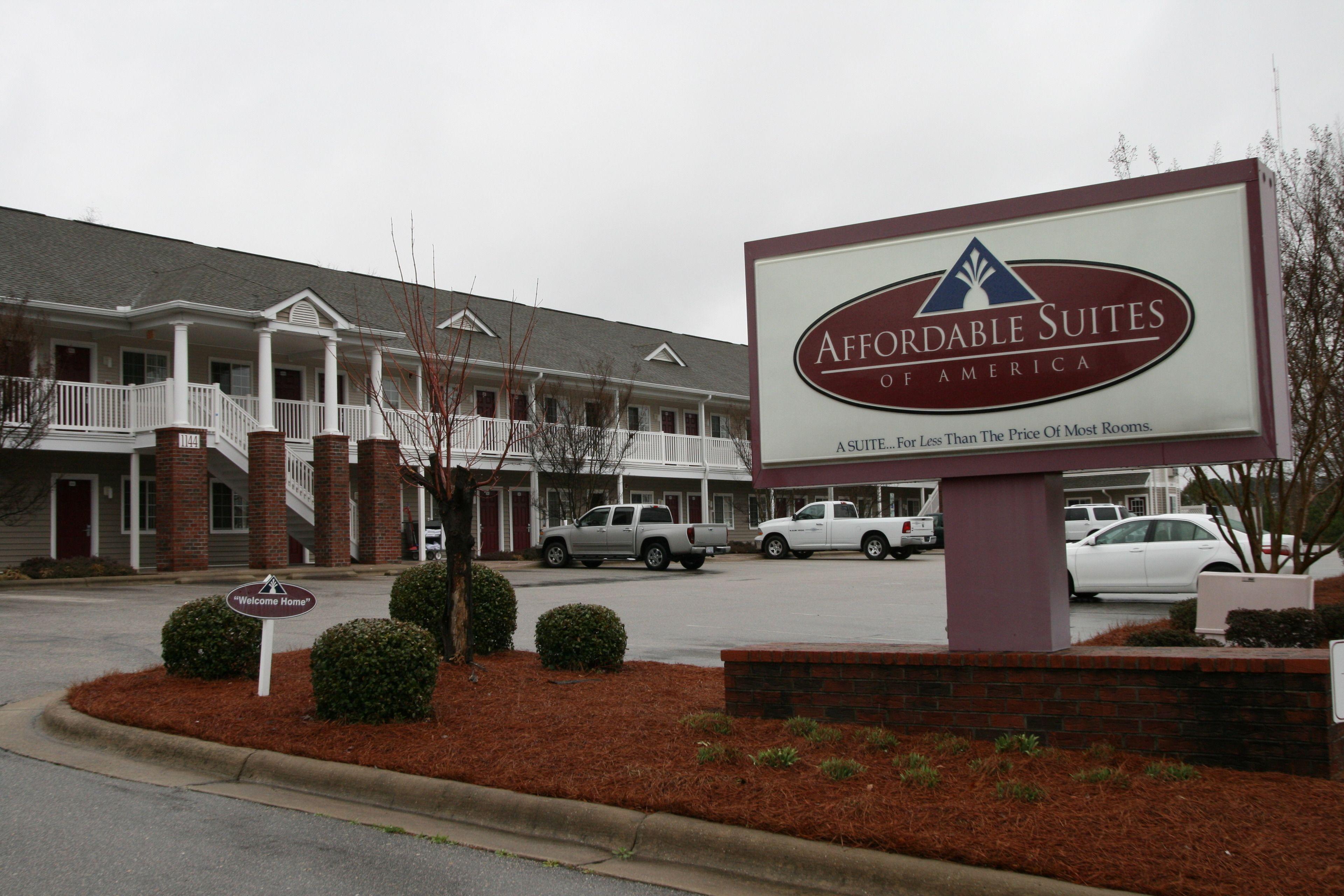 4 Hotels Near NC Wesleyan College Worth Booking