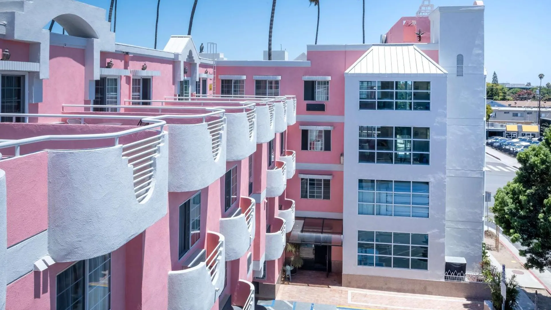 4 Hotels Near Skirball Cultural Center That Stand Out