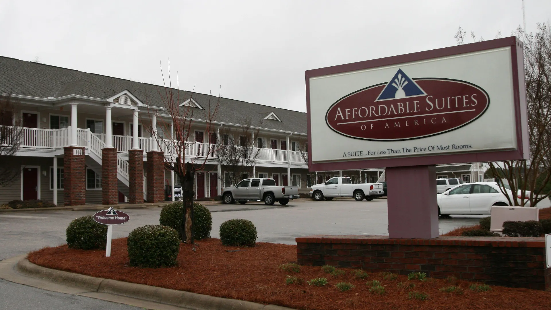 4 Hotels Near NC Wesleyan College Worth Booking