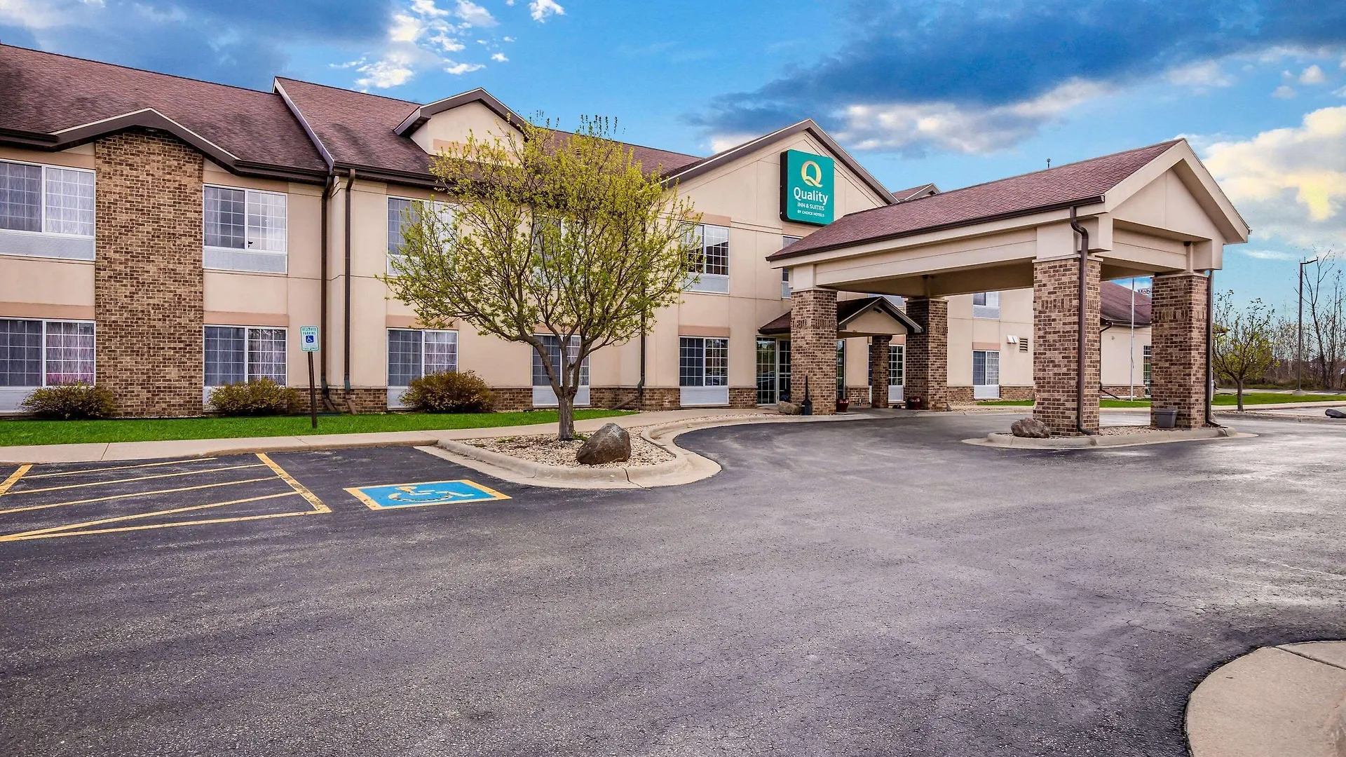 13 Resort Hotels in Wisconsin That Actually Deliver
